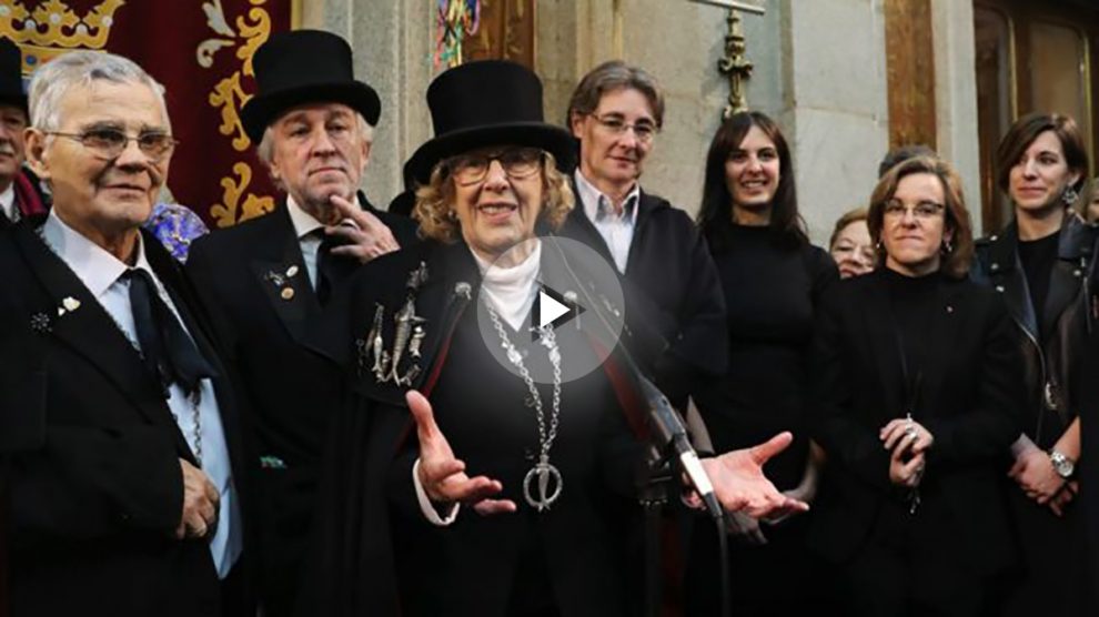 La alcaldesa y concejales del Ayuntamiento este carnaval. (Foto: Madrid)