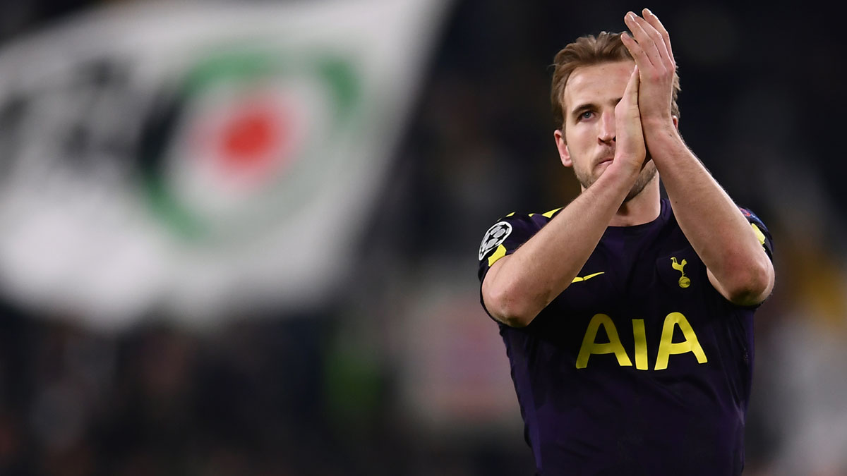 Harry-Kane-aplaude-al-término-del-Juventus-2-2-Tottenham-(AFP)