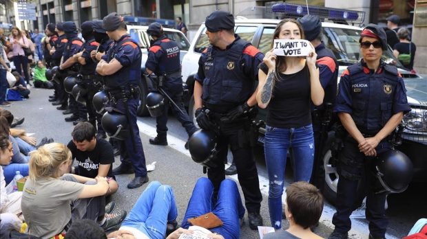 Unidades antidisturbios de los ARRO en Barcelona