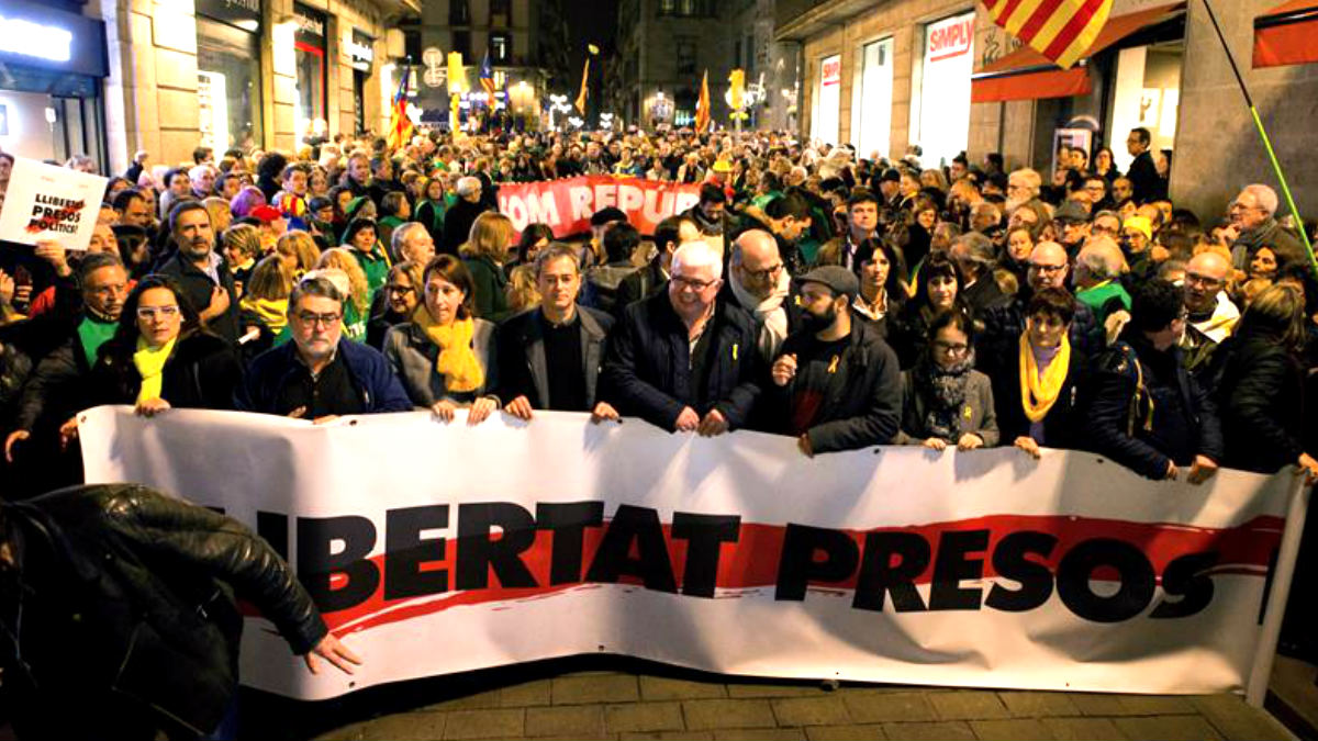 Manifestación de ANC y Òmnium en Barcelona (Foto: Efe).