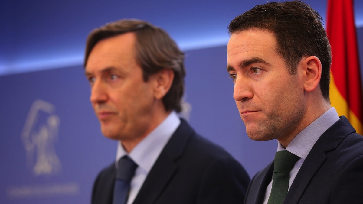Teodoro García junto a Rafael Hernando. (Foto: PP)
