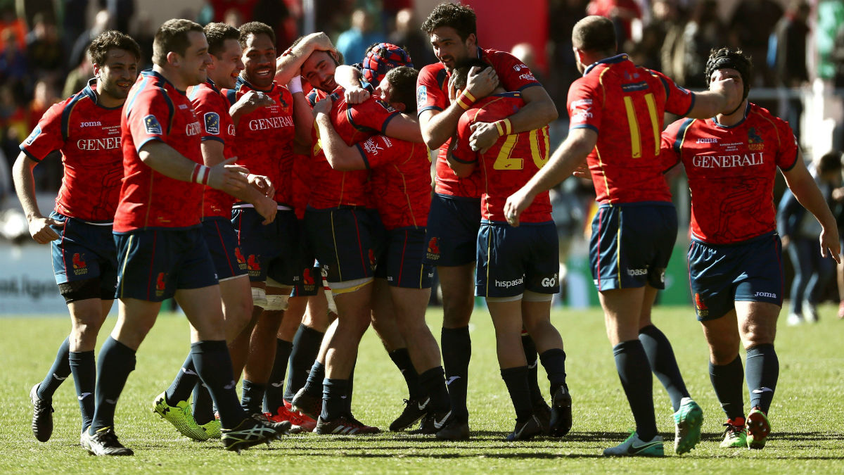 La selección española de rugby celebra su triunfo ante Rumania. (EFE)