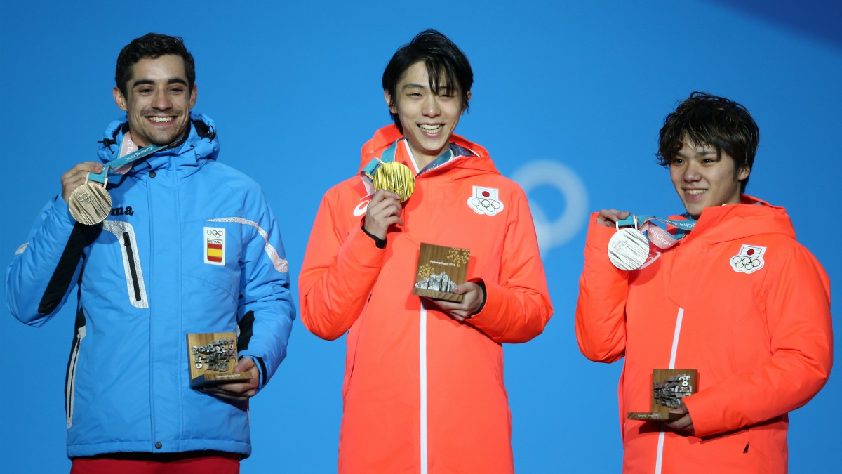 Fernández, a la izquierda, en el podio de Pyeongchang. (Getty)