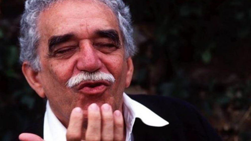 Su obra más conocida es el libro Cien años de soledad.
