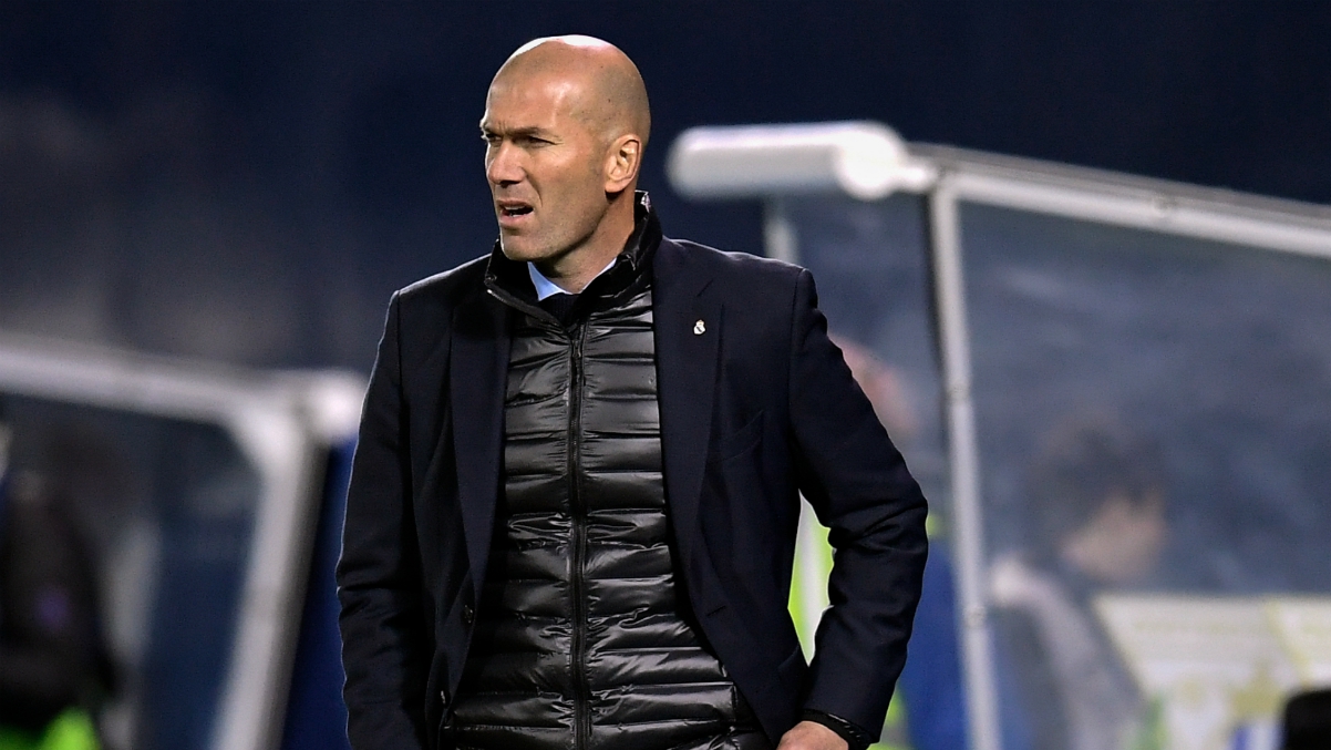 Zidane es uno de los grandes sueños del jeque. Su continuidad en el Real Madrid la próxima temporada no es segura al 100% debido a la mala trayectoria del equipo en Liga. Sin embargo, sale reforzado de la eliminatoria contra el PSG. (AFP)