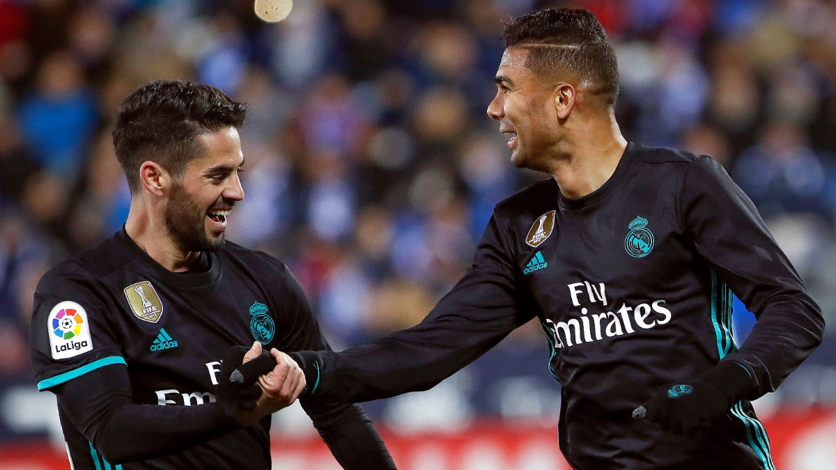 Casemiro e Isco celebran el 1-2 del Real Madrid. (EFE)