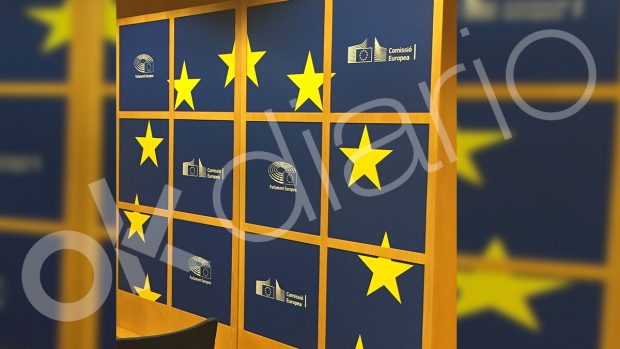 El Parlamento y la Comisión Europea obligan a su sede en Barcelona a rotular también en español
