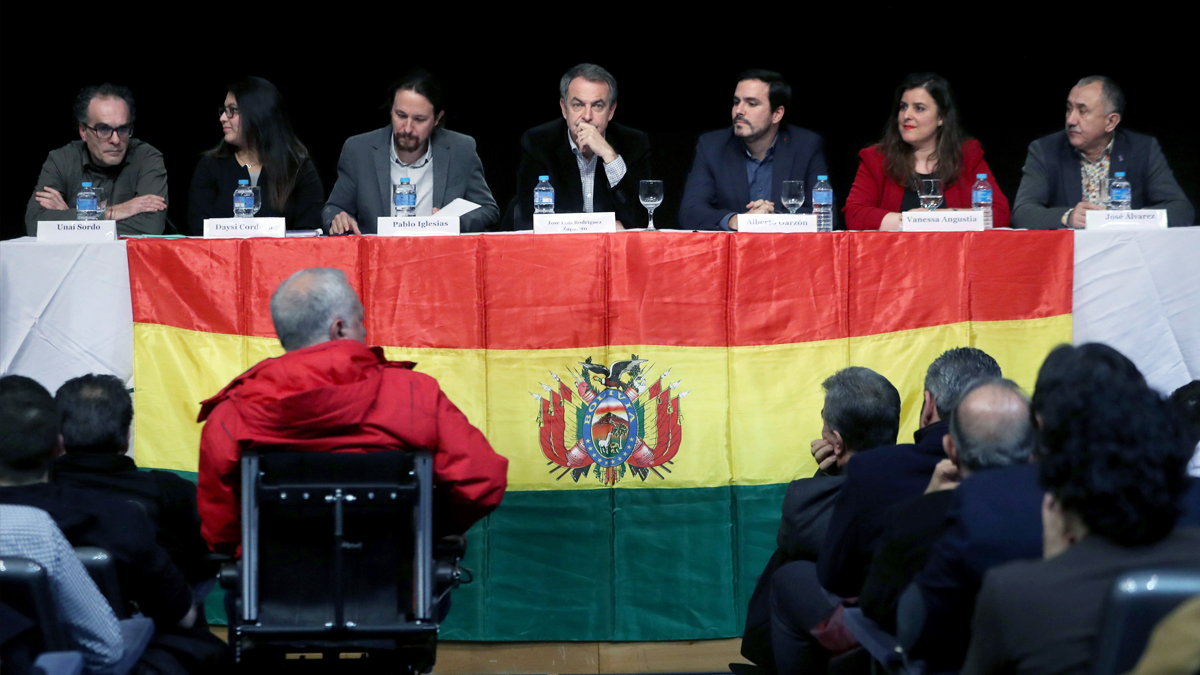 José Luis Rodríguez Zapatero, Pablo Iglesias y Alberto Garzón en el acto ‘Por Bolivia, con Evo’. (Foto: EFE)