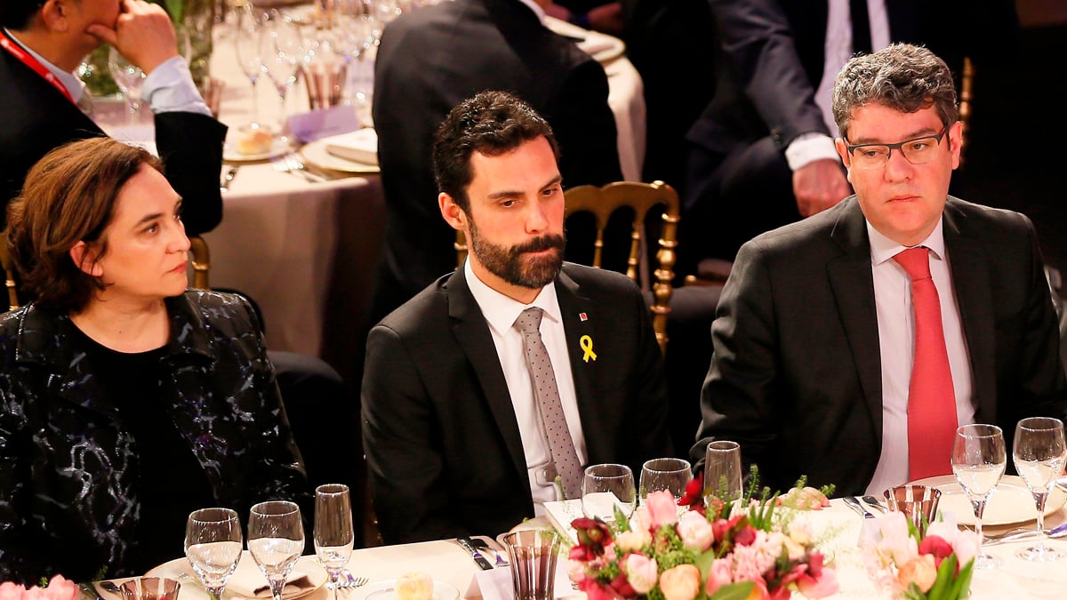 Ada Colau, Roger Torrent y Álvaro Nadal. (Foto: EFE)