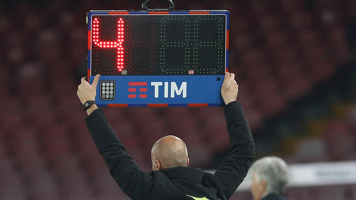 La UEFA reinventa el Reglamento: aprobará el cuarto cambio