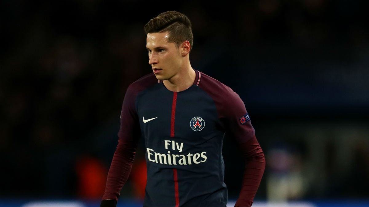 Draxler es el segundo candidato para sustituir a Neymar. El jugador es un viejo conocido del Real Madrid. Los blancos sufrieron su calidad y velocidad en la eliminatoria de Champions ante el Wolfsburgo. Draxler se apoderó de la banda e hizo lo que quiso en el duelo. A diferencia de Di María, el futbolista si ha participado en algún duelo como interior. Si Emery buscara un once ofensivo optaría por el alemán como sustituto de Rabiot y Di María por Neymar.