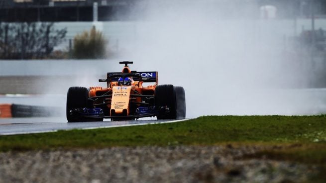 fernando-alonso-nieve-montmelo-mcl33-mclaren