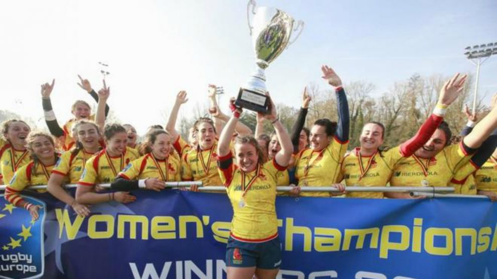 Las Leonas levantan el título. (EFE)