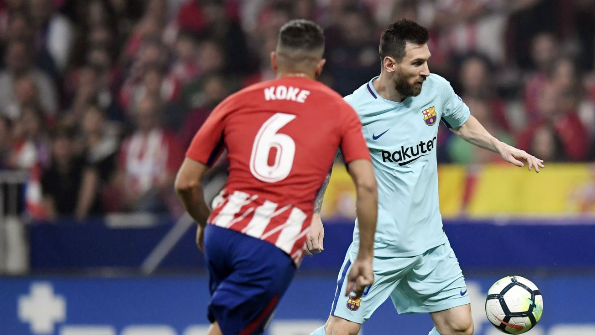 Messi, perseguido por Koke en un partido reciente contra el Atlético de Madrid.