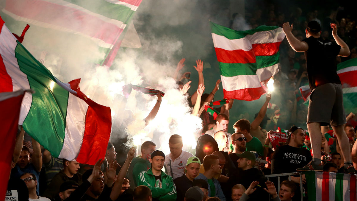 Aficionadoos del Lokomotiv en un partido. (Getty)