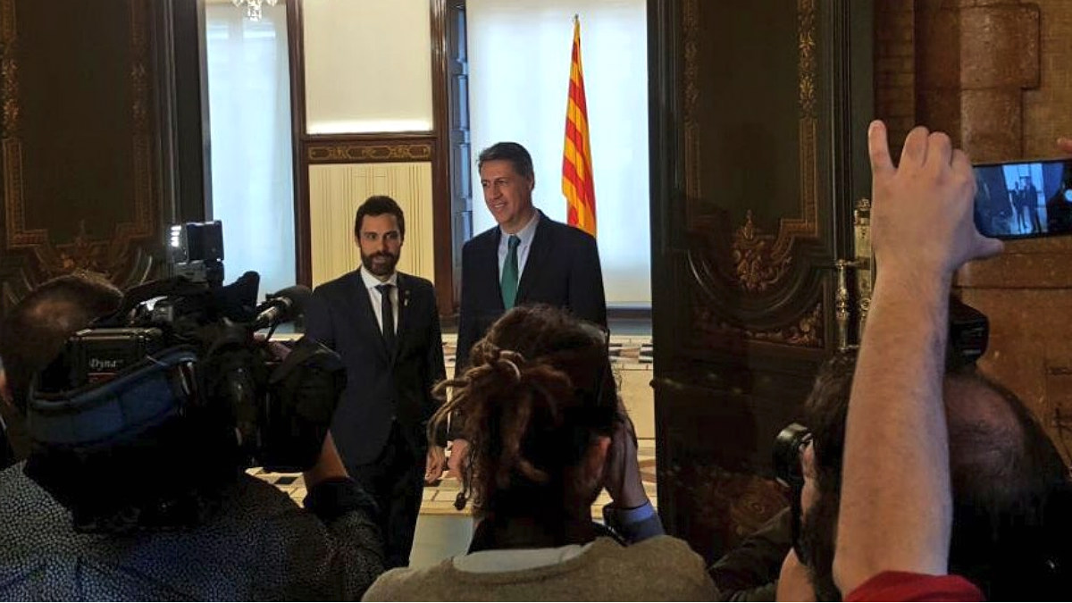 Roger Torrent, presidente del Parlament, y Xavier García Albiol, líder del PP catalán, en la Cámara autonómica catalana.