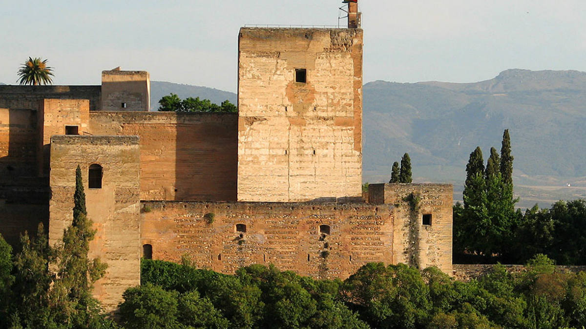 La Torre de la Vela en la Alhambra de Granada.