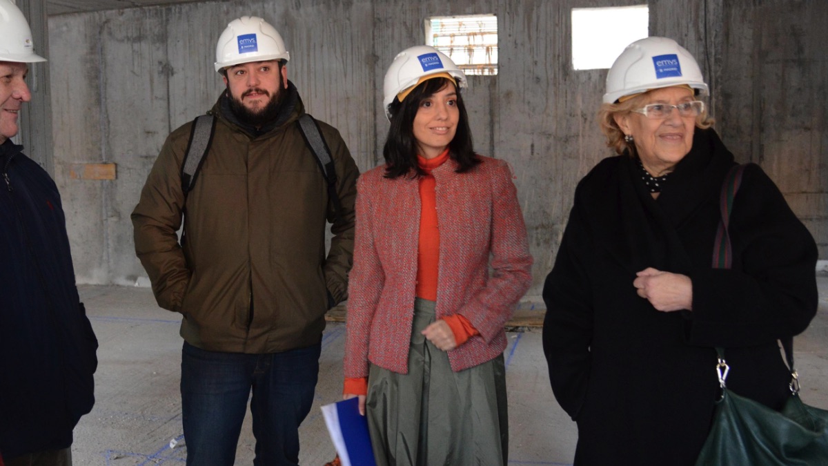 El edil de Villaverde y Fuencarral, Guillermo Zapata; la edil del PSOE Mercedes González, y la alcaldesa Manuela Carmena. (Foto: Madrid)