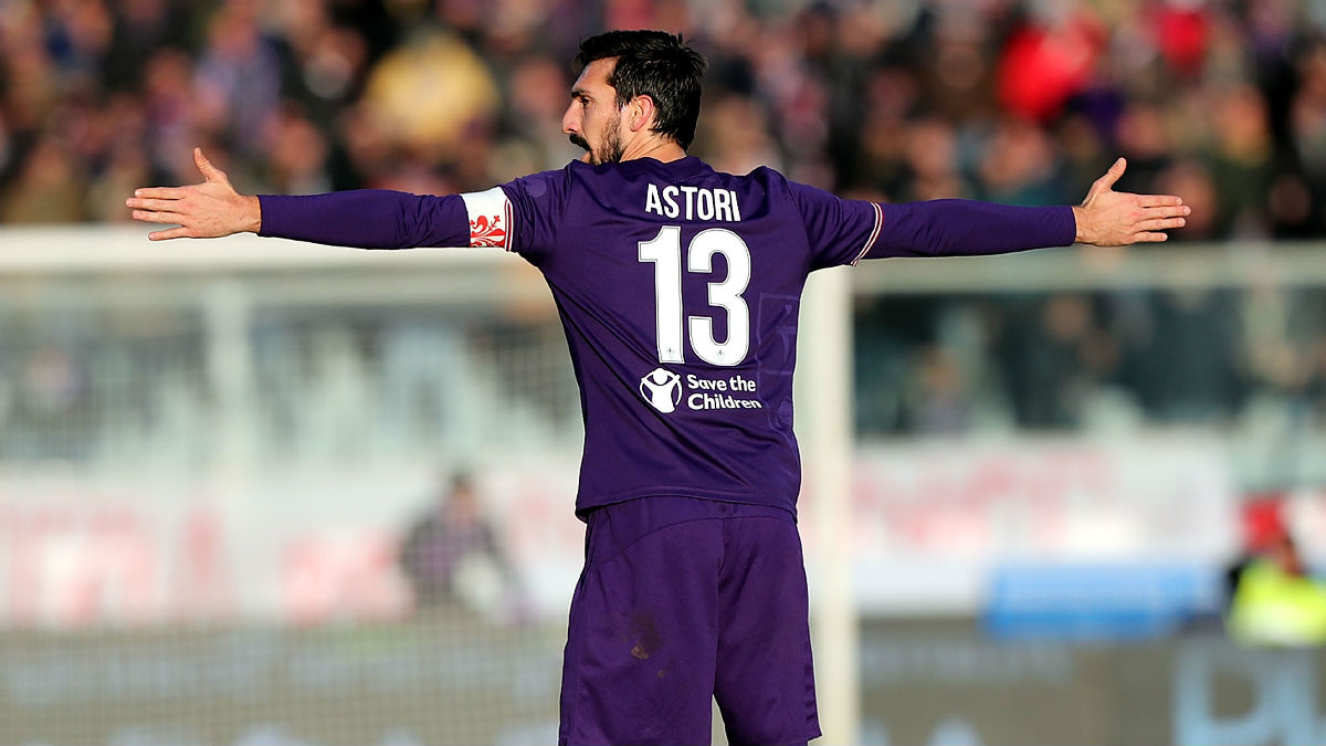 Davide Astori, durante un partido con la Fiorentina. (Getty)