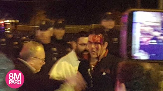 Un herido en enfrentamiento con la Policía en la manifestación 8M en Murcia