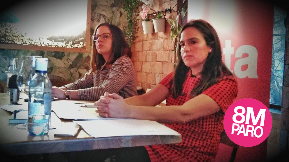 Lorena Arraiz, de la revista Zeta, y Belén Hoyo, diputada del PP. (Foto: ADP)