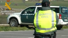 Un agente de la Guardia Civil de servicio.