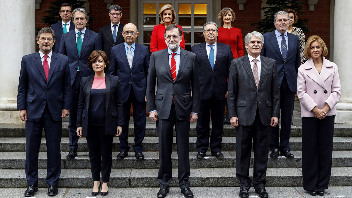 Foto del Consejo de Ministros tras la incorporación al Gobierno de Román Escolano. (Foto: EFE)