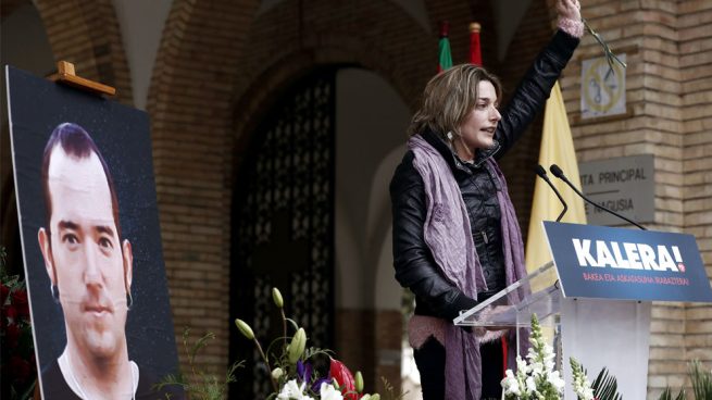 Una muchedumbre proetarra liderada por Sortu homenajea en Pamplona al terrorista Xabi Rey