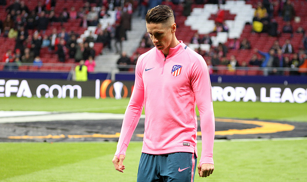 Torres se retira cabizbajo. (Foto: E. Falcón)