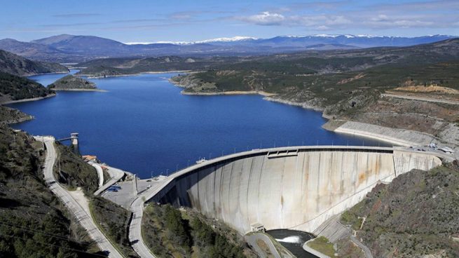 Pedro Sánchez afronta el riesgo de apagones con la reserva hidríca en el 32%