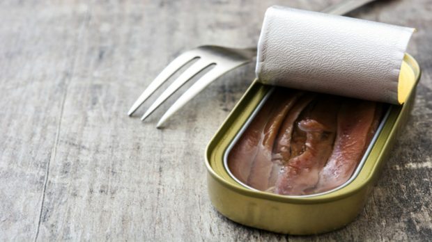Salsa de anchoas para ensalada