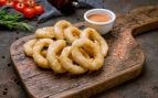 El truco secreto de los chefs para hacer calamares a la romana en casa y que queden como de restaurante