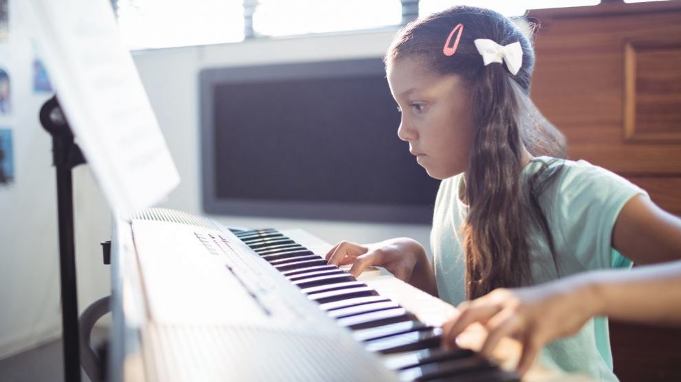 Cómo Aprender A Tocar El Piano Tú Mismo Paso A Paso