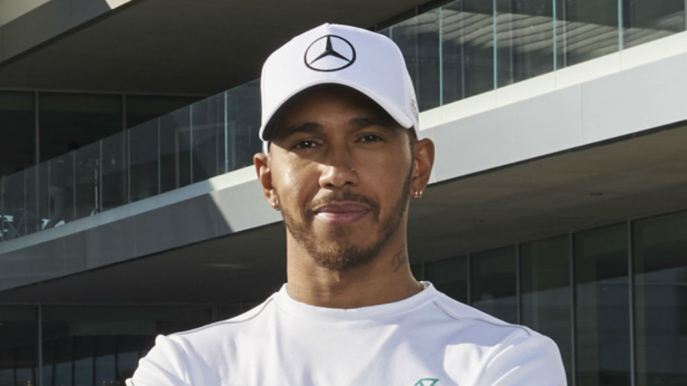 Lewis Hamilton no tiene ninguna prisa por firmar su renovación con Mercedes, algo que, según él, sucederá de forma natural durante la presente temporada. (Getty)