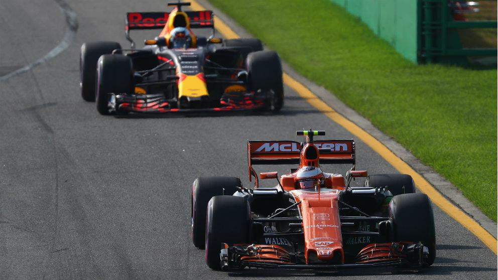 Renault ha asegurado que las unidades de potencia que reciban tanto McLaren como Red Bull serán exactamente iguales que las suyas. (Getty)