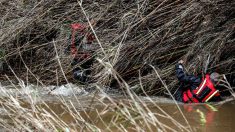 Equipos de búsqueda de un desaparecido a causa del temporal (Foto: Efe).
