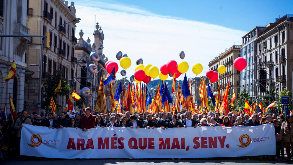 Manifestación de Sociedad Civil Catalana en Barcelona. (Foto: EFE)