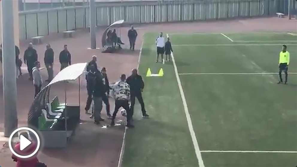 Pelea entre un padre y un entrenador en Tenerife.