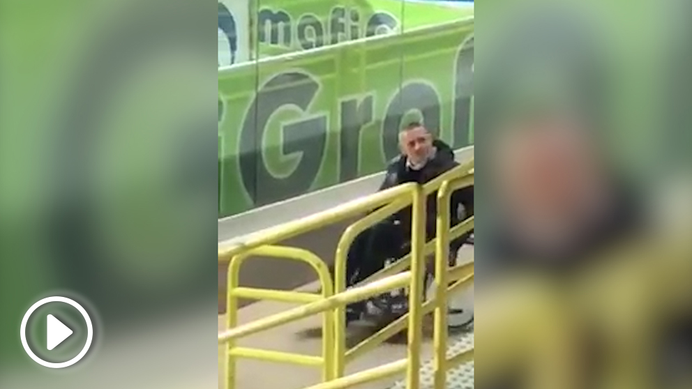 Un aficionado del Foggia se hace pasar por minusválido para acceder al estadio.