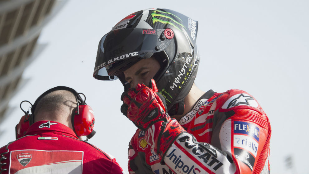 Jorge Lorenzo necesita mejorar urgentemente su rendimiento si no quiere ver como otros pilotos amenazan su puesto en Ducati más allá de la presente temporada. (Getty)