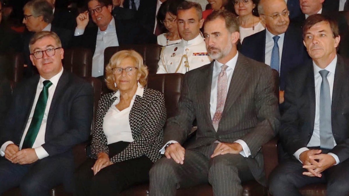 Manuela Carmena y el Rey Felipe VI. (Foto. Madrid)