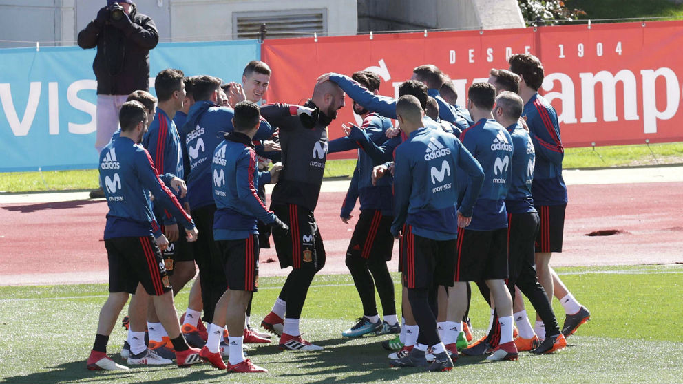 Los jugadores de la selección española durante un entrenamiento. (EFE)