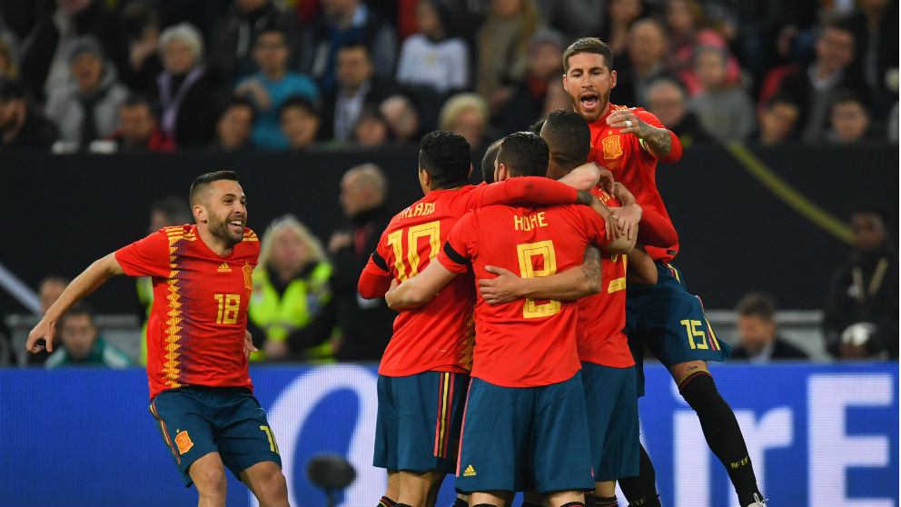 Sergio Ramos celebra un gol de España. (AFP)
