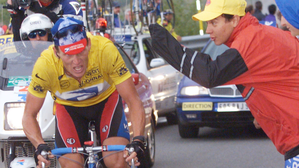 Armstrong durante su subida al Sestrieres el 13 julio 1999. (AFP)
