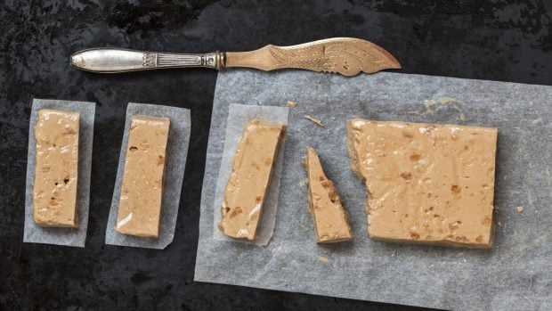 tarta de turrón blando