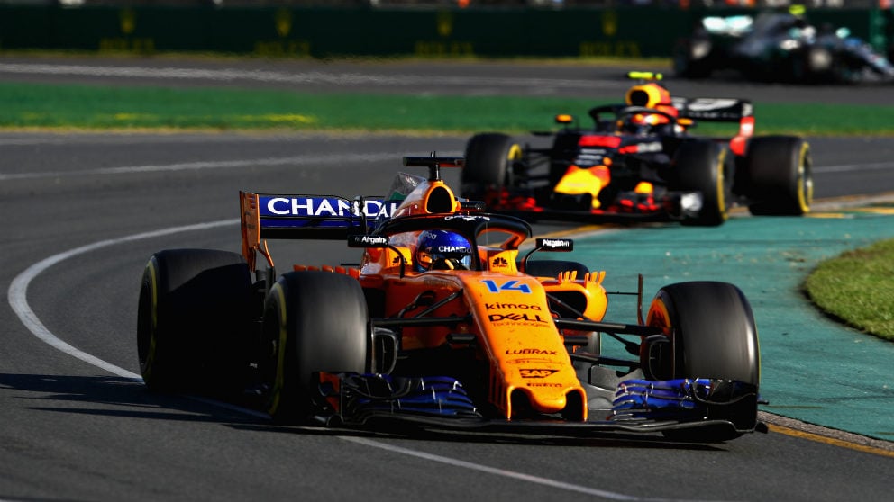 Fernando Alonso y Max Verstappen en el GP de Australia. (Getty)