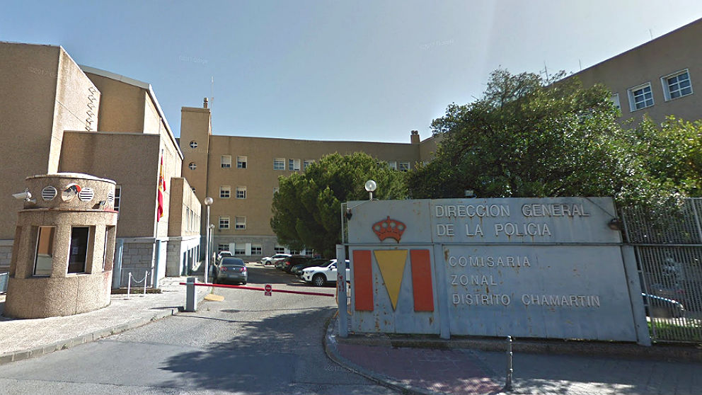 Comisaría de la Policía Nacional de Chamartín (Madrid), junto a la que se produjo el suceso.