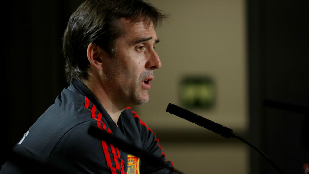 Lopetegui durante una rueda de prensa. (EFE)