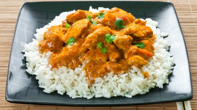 Receta de arroz con pollo al curry fácil de preparar
