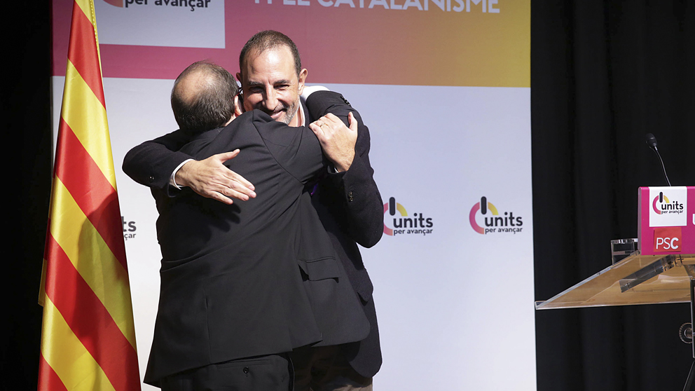 Abrazo entre Miquel Iceta y Ramon Espadaler. (Foto: PSC)